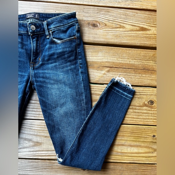 Abercrombie & Fitch Women’s Dark Wash Harper Low Rise Super Skinny Jeans 24/00S - Picture 2 of 9